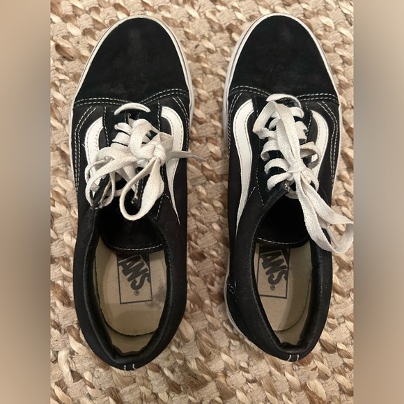 Old Skool Black & White Vans Lace-Up Sneakers/Shoes - Picture 3 of 14